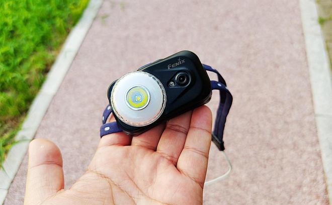 用快拆磁吸头灯：多样照明光影魔法让夜晚更炫美新葡京娱乐场appFenix HL17R多(图3)