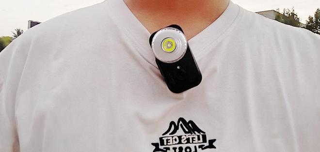 用快拆磁吸头灯：多样照明光影魔法让夜晚更炫美新葡京娱乐场appFenix HL17R多(图10)