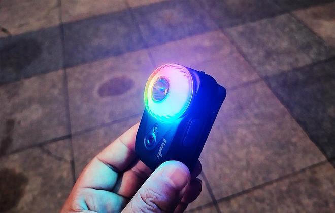 用快拆磁吸头灯：多样照明光影魔法让夜晚更炫美新葡京娱乐场appFenix HL17R多(图17)